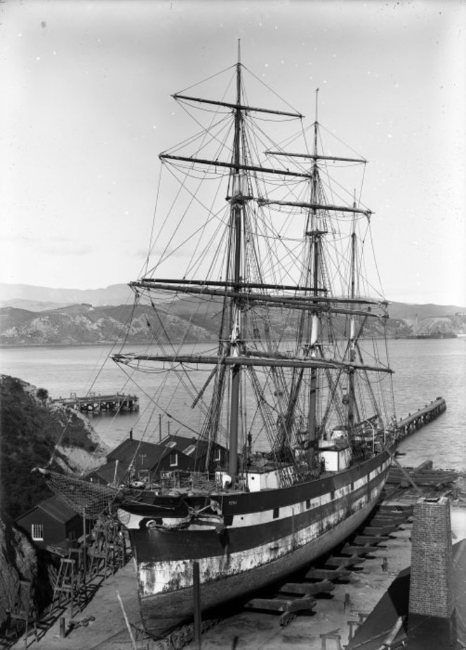 rona in dry dock 1910